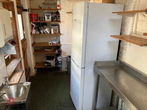 HOTPOINT FUTURE FRIDGE FREEZER