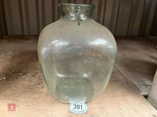 GLASS VASE
