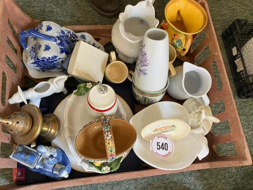 TRAY OF CHINAWARE & ORNAMENTS