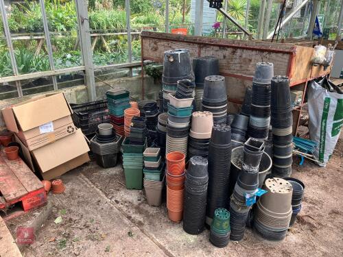 LARGE VARIETY OF POTS