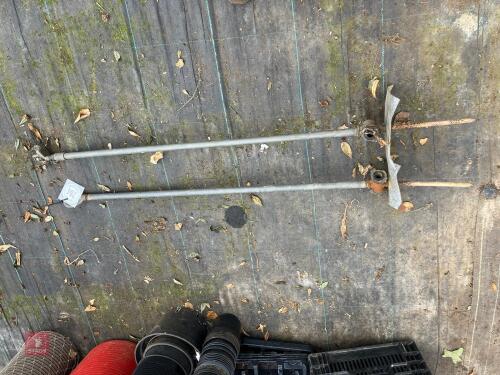 2 SPRINKLER STANDS