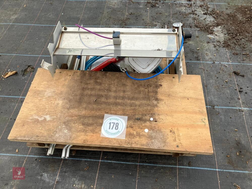 HAMILTON 'HANDY' SEEDER
