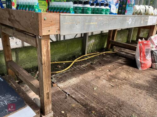 7' 8'' PLANTING/DISPLAY BENCH