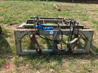 HOMEMADE FLAT 8 GRAB/BIG BALE GRAB - 12