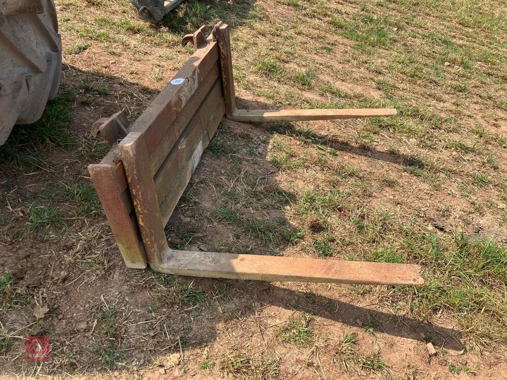 PALLET FORKS ON HOMEMADE FRAME