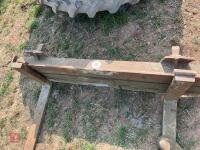 PALLET FORKS ON HOMEMADE FRAME - 5