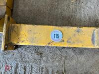 2 X WIND DOWN AXLE STUBS - 2