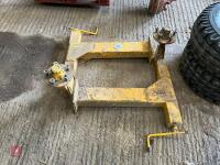 2 X WIND DOWN AXLE STUBS - 5