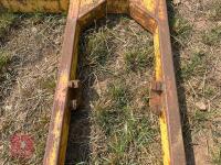 UNIBRACKET FERTILISER BAG HANDLER - 11