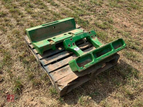 JD FRONT WEIGHT MOUNTING BLOCK