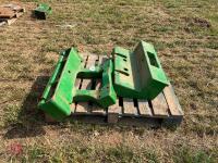 JD FRONT WEIGHT MOUNTING BLOCK - 4