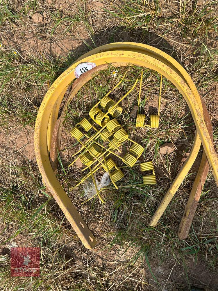NH D1000 PICK UP TINES & 3 BANDS
