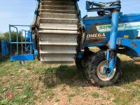 STANDEN PEARSON T2 2 ROW HARVESTER - 46