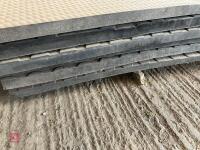 THICK RUBBER STABLE MATS - 3
