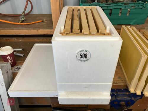 POLYSTYRENE NUC C/W BROOD FRAMES