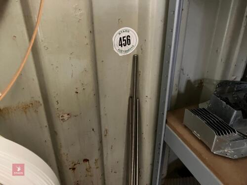 4 LENGTHS OF THREADED BAR
