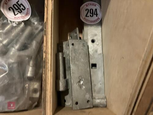 3 X 18'' STRAIGHT HINGE HOOK AND BAND