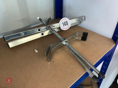 PAIR OF LADDER CLAMPS