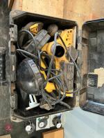 DEWALT 4'' WOOD PLANER - 4