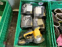 DEWALT D26410 ORBITAL SANDER - 2