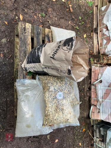 PALLET OF MIXED SAND AND CHIPPINGS