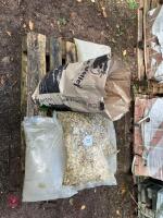 PALLET OF MIXED SAND AND CHIPPINGS