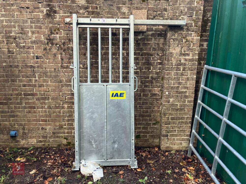IAE CATTLE RACE SLIDING GATE
