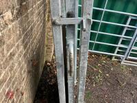 IAE CATTLE RACE SLIDING GATE - 10