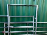 10' GALVANISED CATTLE HANDLING GATE - 4