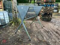 6' GALVANISED FREESTANDING HAY RACK - 3