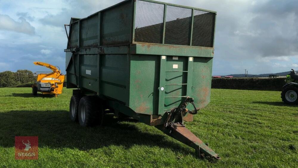 2004 RICHARD WESTERN 12T SILAGE TRAILER