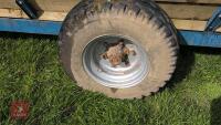 18' TRAILED CATTLE FEED TRAILER - 4