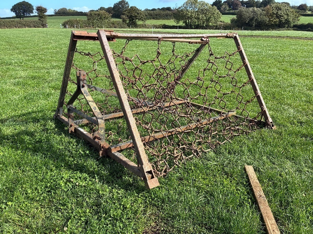 MOUNTED CHAIN HARROWS