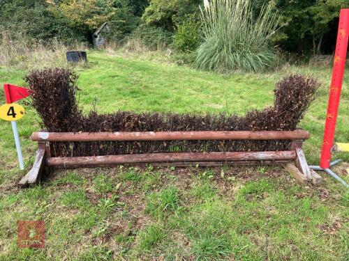 60CM HIGH JUNIOR XC 'BRUSH TOP' FENCE