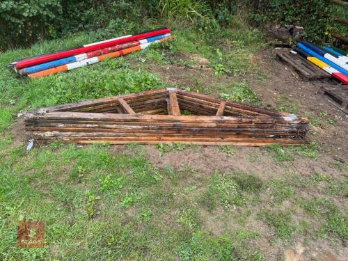 7 TRIANGULAR ROOF TRUSSES