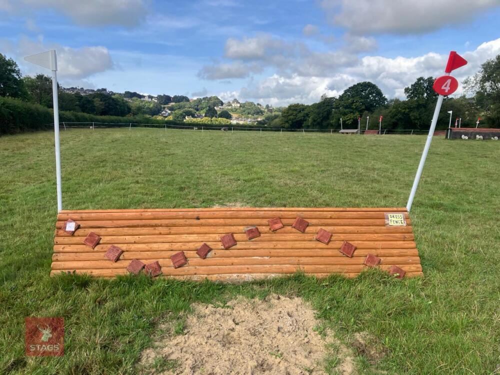 70CM HIGH CROSS COUNTRY 'DRESS' FENCE