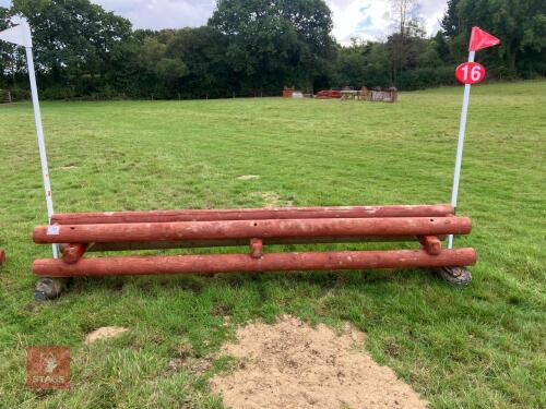 70CM HIGH XC 'TIGER TRAP' FENCE