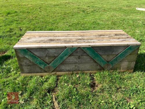 80CM HIGH XC 'TRAIN CARRIAGE' FENCE