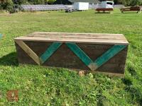 80CM HIGH XC 'TRAIN CARRIAGE' FENCE - 10