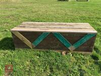 80CM HIGH XC 'TRAIN CARRIAGE' FENCE - 11