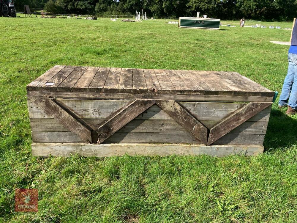 80CM HIGH XC 'TRAIN CARRIAGE' FENCE