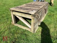 80CM HIGH XC 'TRAIN CARRIAGE' FENCE - 3