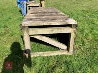 80CM HIGH XC 'TRAIN CARRIAGE' FENCE - 8