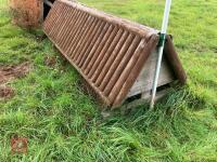 90CM HIGH CROSS COUNTRY 'TRIANGLE' FENCE - 4