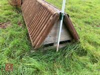 90CM HIGH CROSS COUNTRY 'TRIANGLE' FENCE - 5