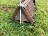 90CM HIGH CROSS COUNTRY 'TRIANGLE' FENCE - 8