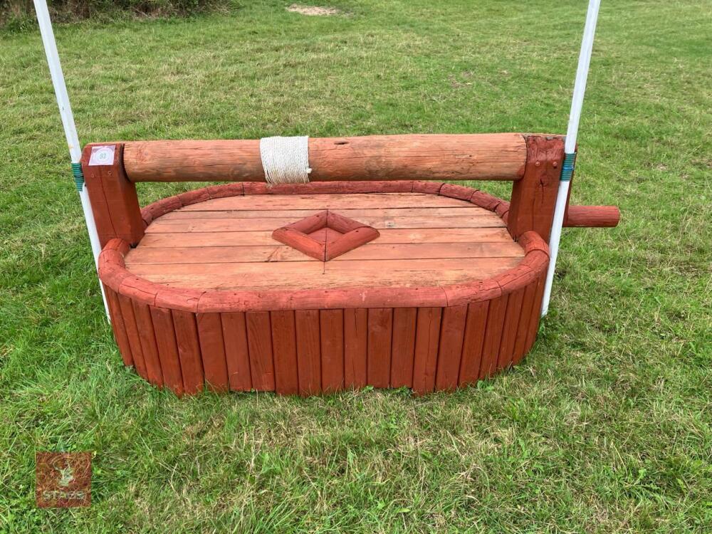 90CM HIGH XC 'WISHING WELL' FENCE