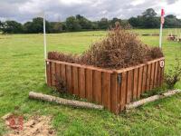 90CM HIGH XC 'V' BRUSH TOP FENCE - 2