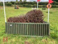 90CM HIGH XC 'CORNER BRUSH TOP' FENCE