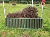 90CM HIGH XC 'CORNER BRUSH TOP' FENCE - 2